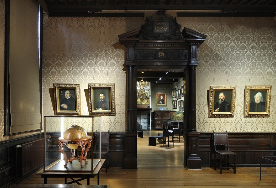 het kleine salon in Museum Plantin-Moretus het kleine salon in Museum Plantin-Moretus